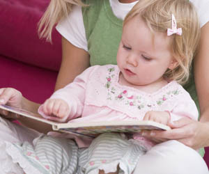 bebe-leyendo