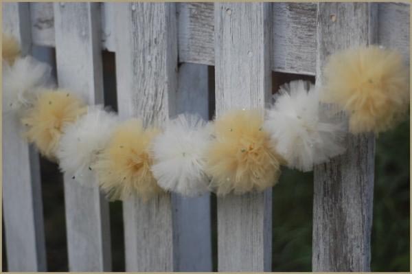 pompones diy oncewed