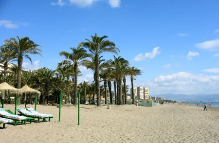 playa luna miel costa sol