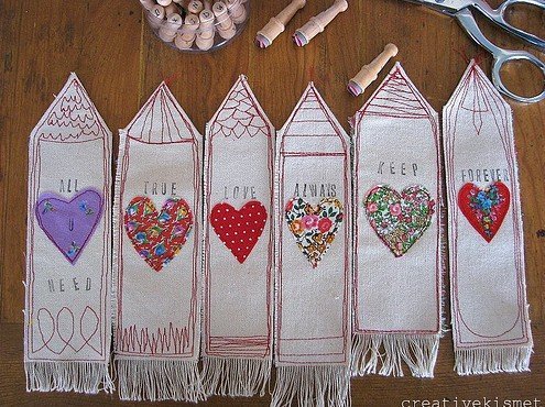 Manualidades: Marcapáginas con mucho corazón