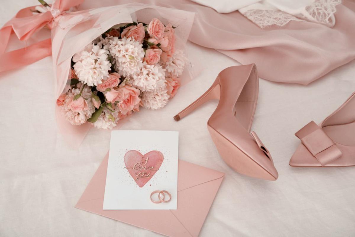 one-hour-before-a-wedding-ceremony1_r5a24y