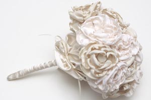 ramo peonias blancas